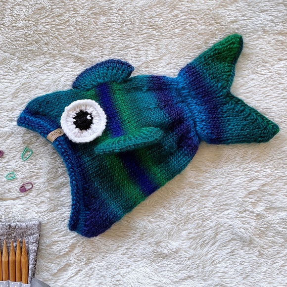 BNWOT Child's Stocking Style Fish Hat Blue Lagoon Colour One Size Fits Most - Picture 1 of 7